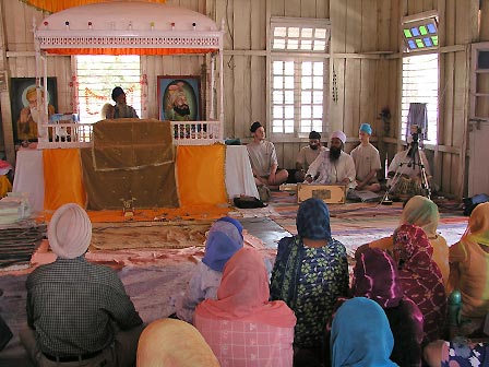 Bhai Esher Singh doing Kirtan at Gurudwara Campbell Bay